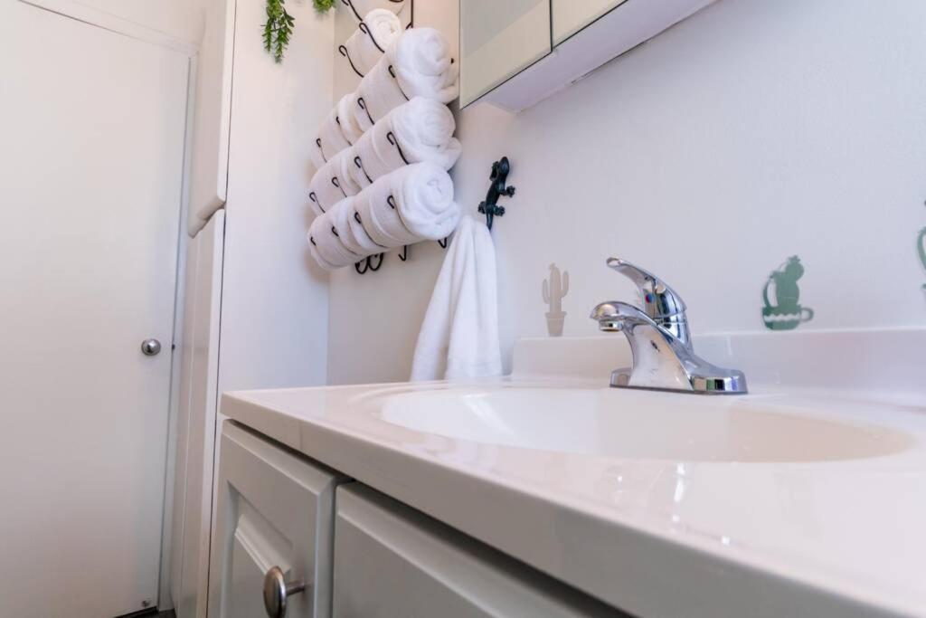 Ski - Explore - Relax - Cozy Beds, Tv & Wi-Fi Leilighet Salt Lake City Eksteriør bilde